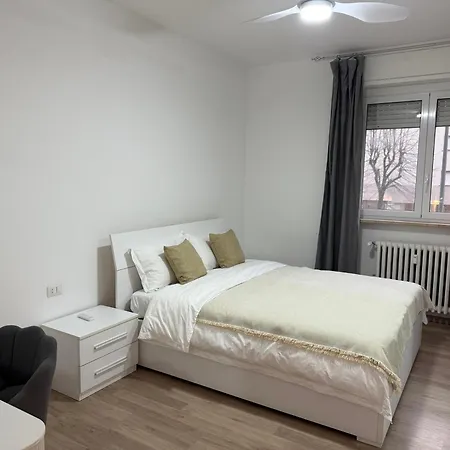 Spacious 3br Flat Bignami شقة ميلان